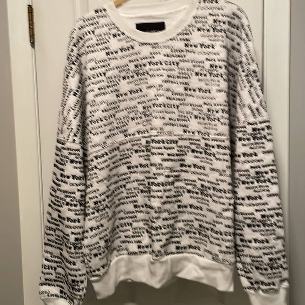 Women’s two piece spirit, jersey size, large shorts and matching sweatshirt - Picture 5 of 8